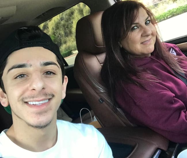 FaZe Rug in a selfie with his mother in May 2017