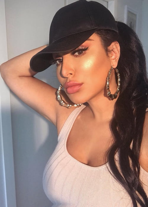 Huda Kattan in a selfie in March 2018