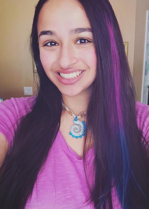 Jazz Jennings in a March 2018 selfie