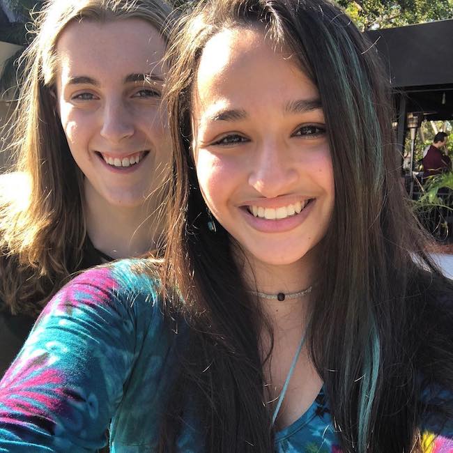 Jazz Jennings in an Instagram selfie with gamer friend Noelle Jaclyn in January 2018