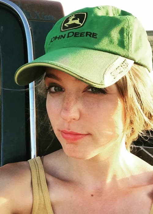 Jessica Rothe in an Instagram selfie as seen in September 2015