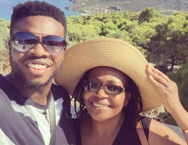 Kevin Olusola in a selfie with his mother in July 2017