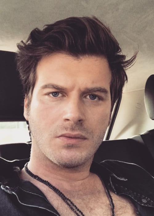 Kıvanç Tatlıtuğ in an Instagram selfie as seen in June 2017