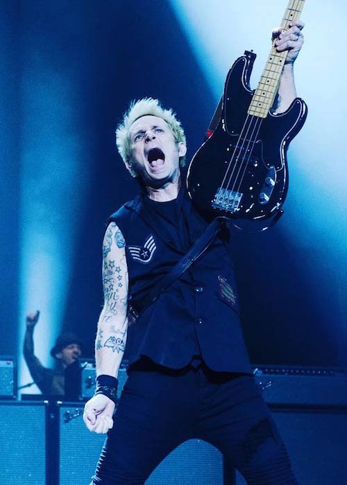 Mike Dirnt performing live at Oslo in 2017