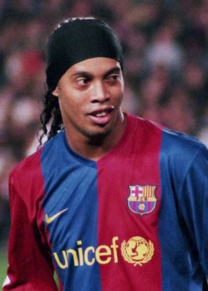 Ronaldinho Height, Weight, Age, Girlriend, Family, Facts, Biography