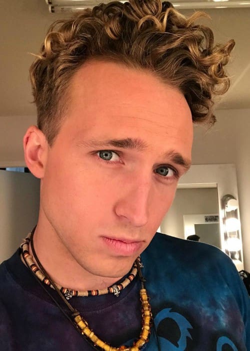 Shayne Topp in an Instagram selfie as seen in November 2017