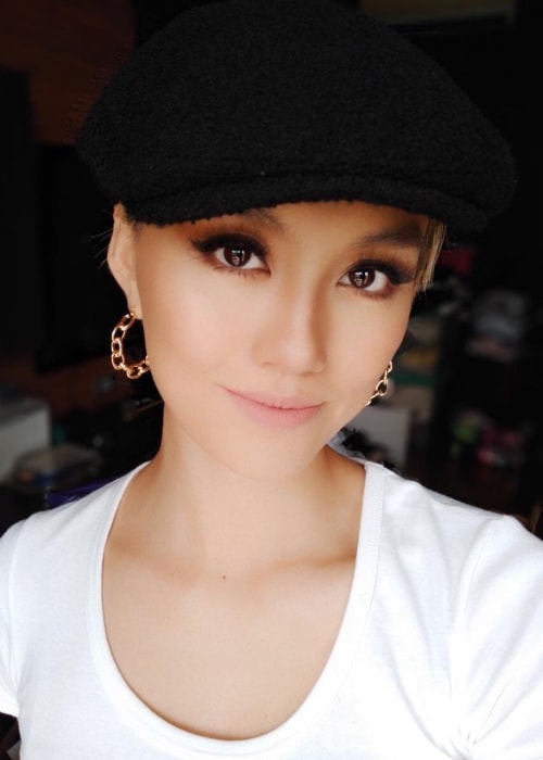 Agnez Mo looking radiant in an Instagram selfie in October 2017