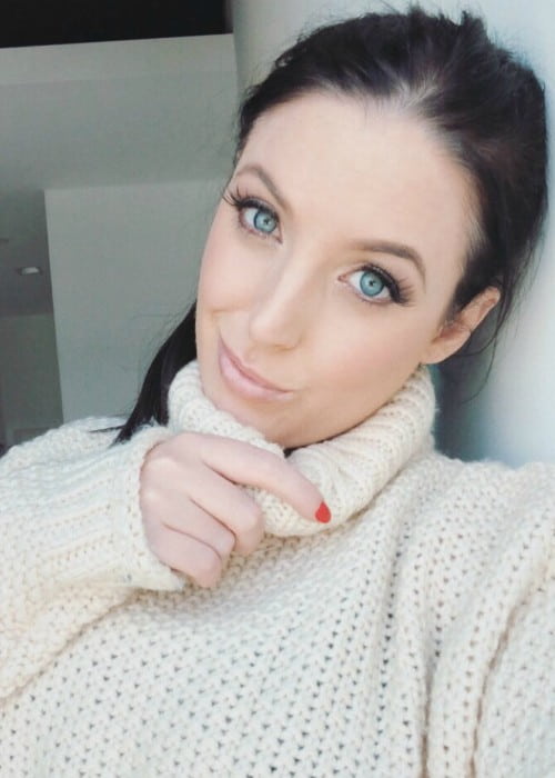 Angela White Selfie Telegraph