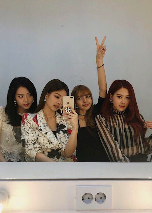 Black Pink band members in an Instagram selfie in June 2018