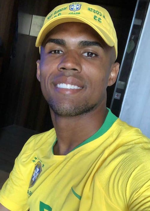 Douglas Costa in an Instagram selfie as seen in June 2018