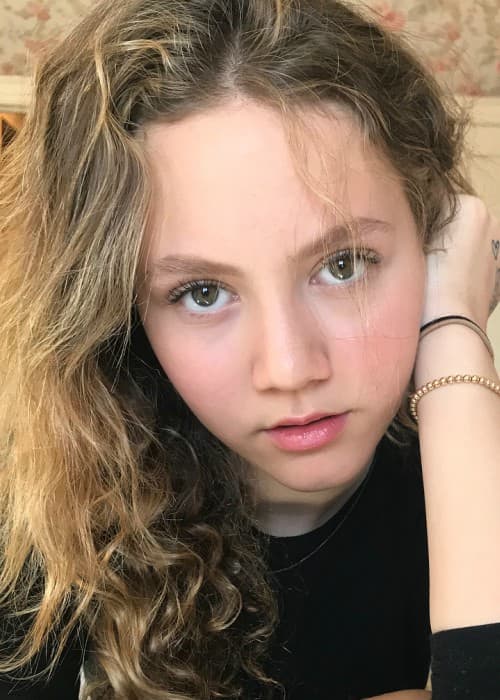 Iris Apatow in an Instagram selfie as seen in January 2018