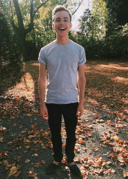 Jon Cozart enjoying the FALL season in Nashville in October 2016