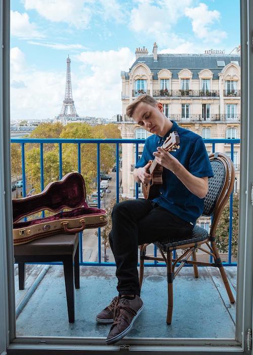 Jon Cozart playing ukulele in the balcony in October 2016