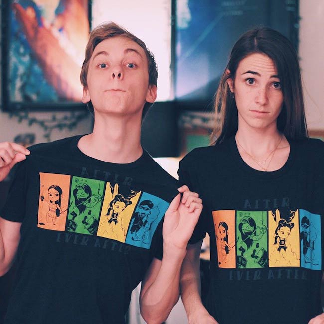 Jon Cozart showing his new merchandise After Ever After in May 2015