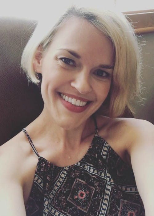 Kari Wahlgren in an Instagram selfie as seen in May 2018