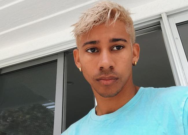 Keiynan Lonsdale showing his blonde hair in May 2018