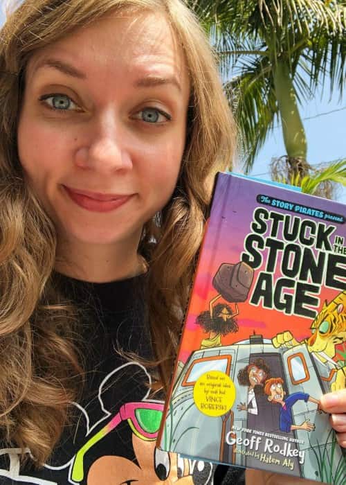 Lauren Lapkus promoting the book Stuck in the Stone Age in a selfie in April 2018