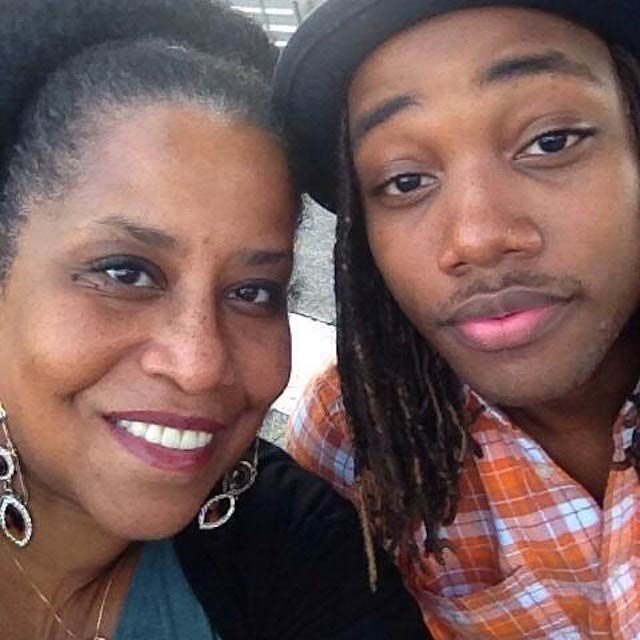 Leon Thomas with his mother on the occasion of Mother's Day in May 2018