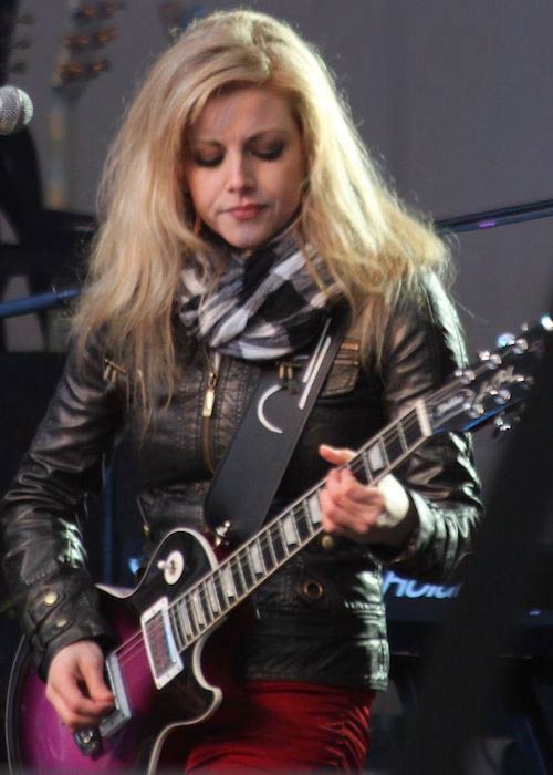 Lindsay Ell performing at Olympic Plaza in Calgary Alberta Canada in 2010