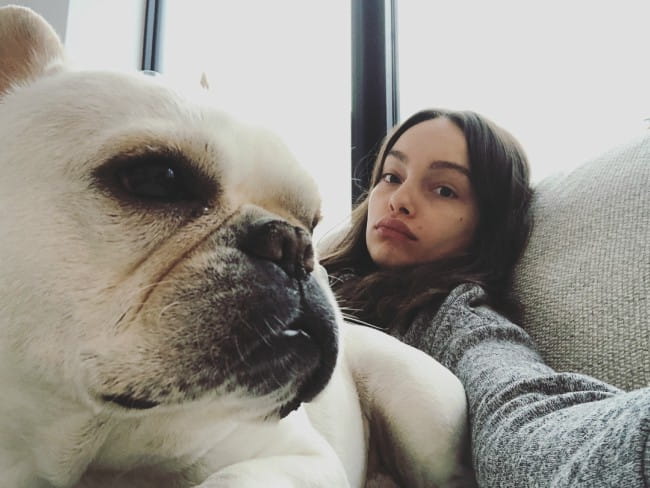 Luma Grothe in a selfie with her dog in March 2018