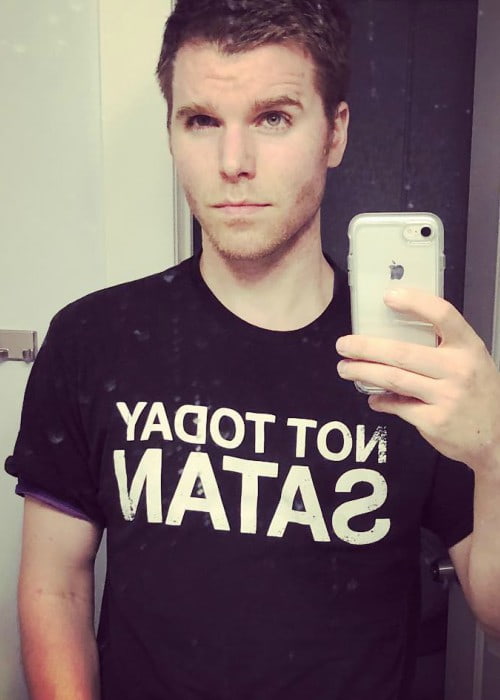 Onision in a selfie in June 2018