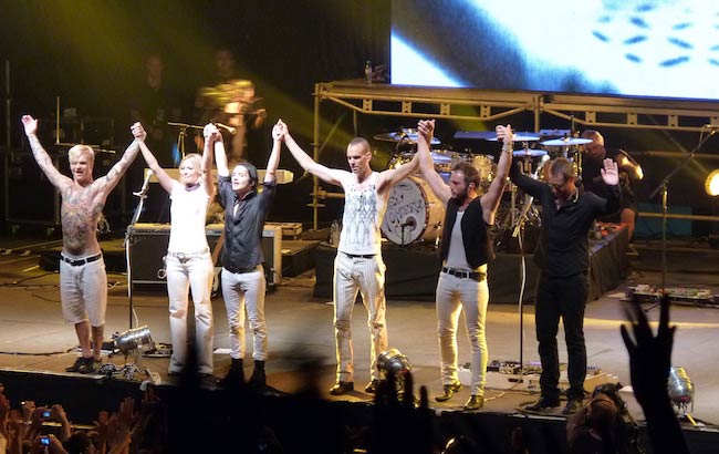 Placebo bidding goodbye at the GEBA Club in Buenos Aires, Argentina in April 2009