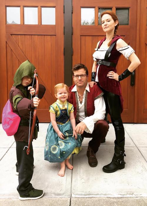 Sarah Drew and her family wishing everyone Happy Halloween in November 2017