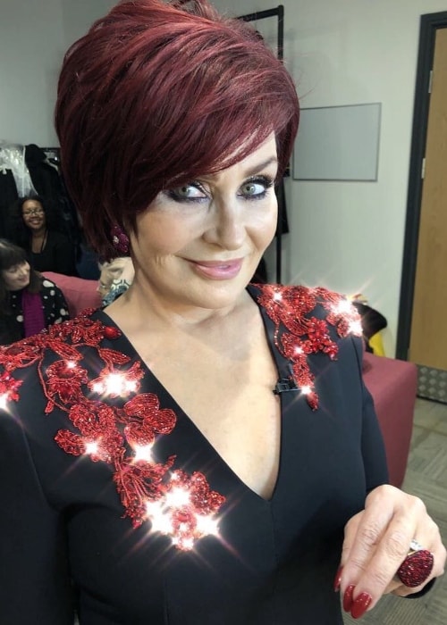 Sharon Osbourne capturing her dazzling beauty in an Instagram selfie in November 2017