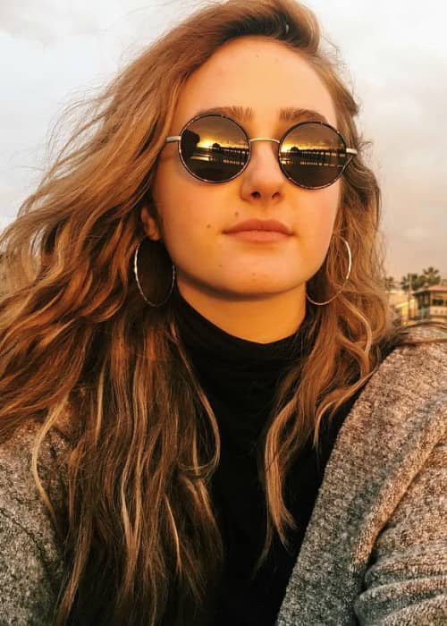 Sophie Reynolds as seen in January 2017