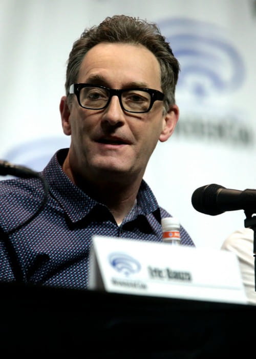 Tom Kenny speaking at the 2018 WonderCon