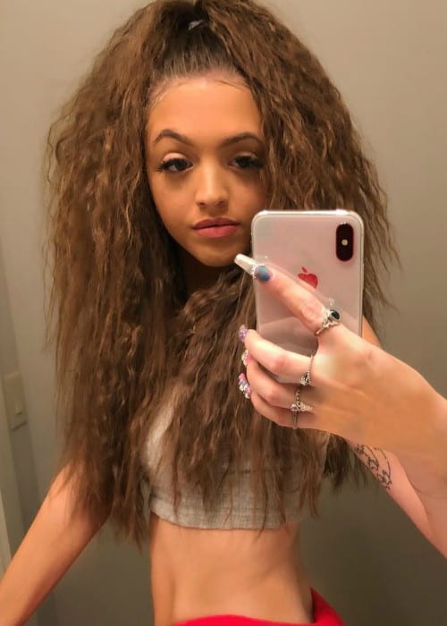 Woah Vicky in a selfie in February 2018