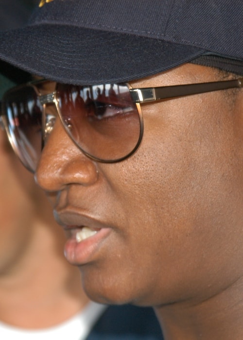 Yung Joc during a tour of the Vicksburg and the aircraft carrier USS Dwight D. Eisenhower in April 2009