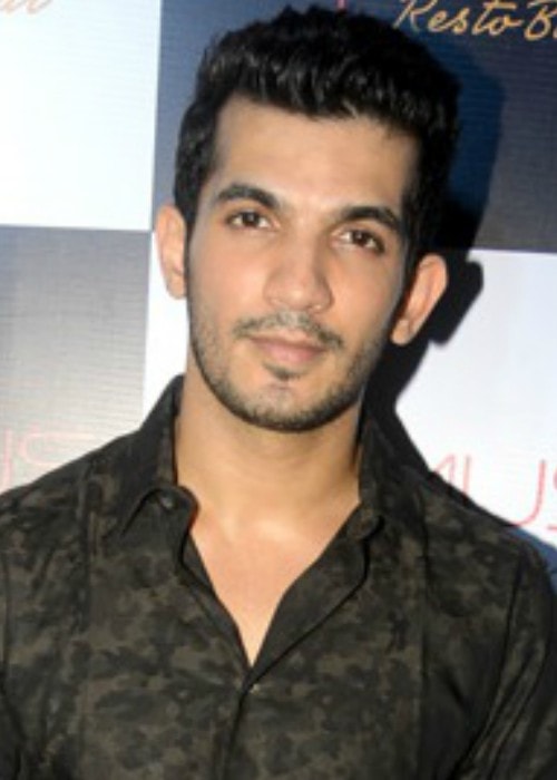 Arjun Bijlani at the launch of Saumya Shetty's resto bar in March 2016