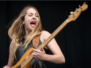 Este Haim Height, Weight, Age, Boyfriend, Family, Facts, Biography