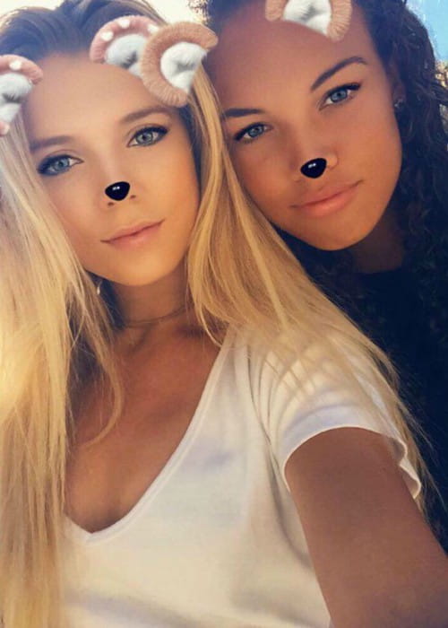 Freya Christie (Right) and Katie Boulter in a selfie in December 2017