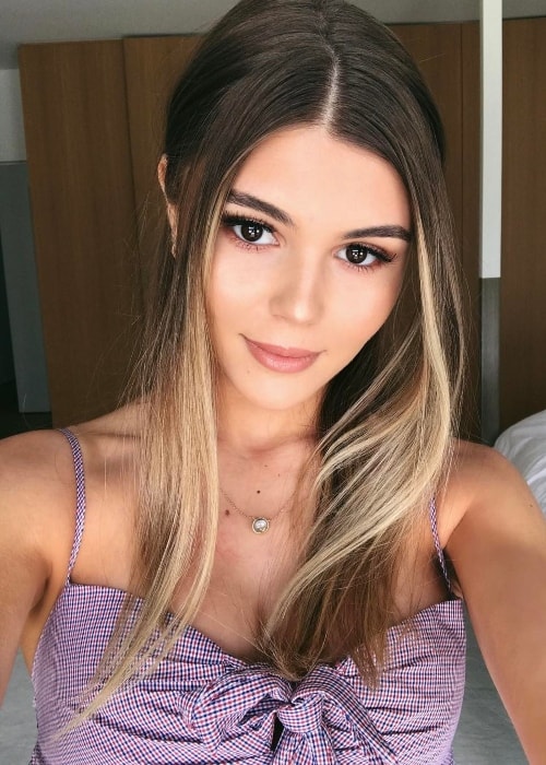 Olivia Jade Giannulli in a selfie justifying her enchanting beauty in March 2017