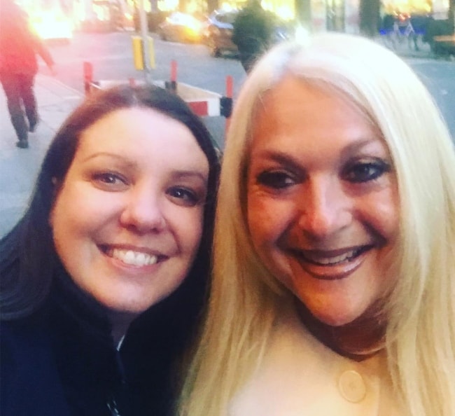 Vanessa Feltz with a fan in April 2018