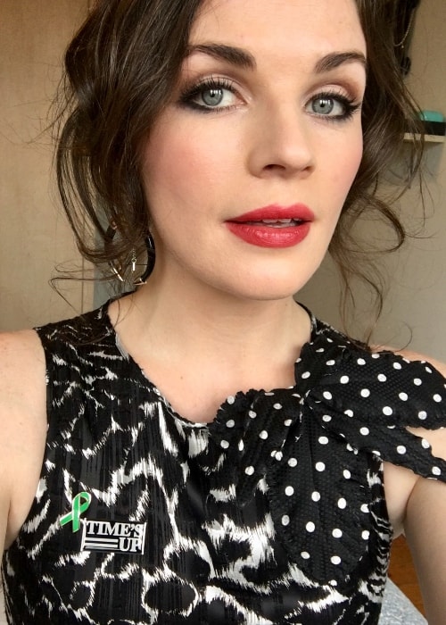 Aisling Bea in a glammed up selfie before heading to The Oliver Awards in April 2018
