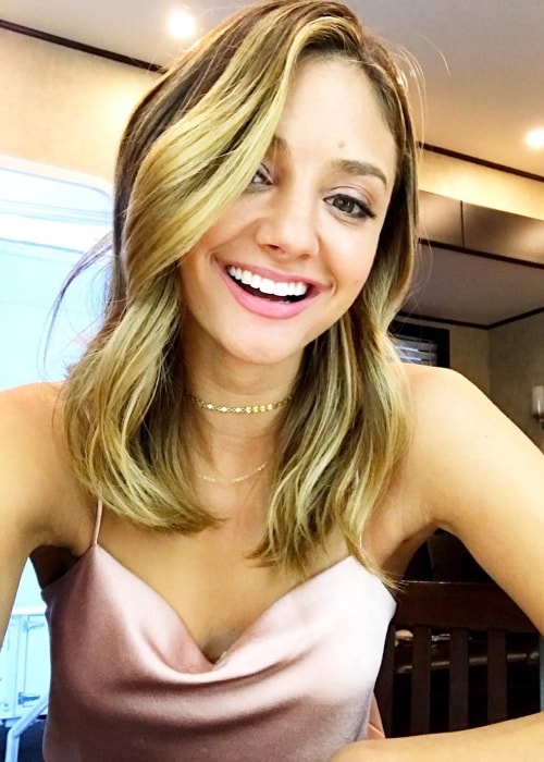 Christine Evangelista in an all-smile Instagram selfie in March 2018