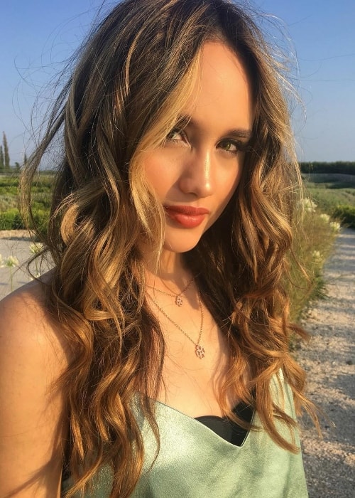 Cinta Laura Height, Weight, Age, Body Statistics - Healthy Celeb