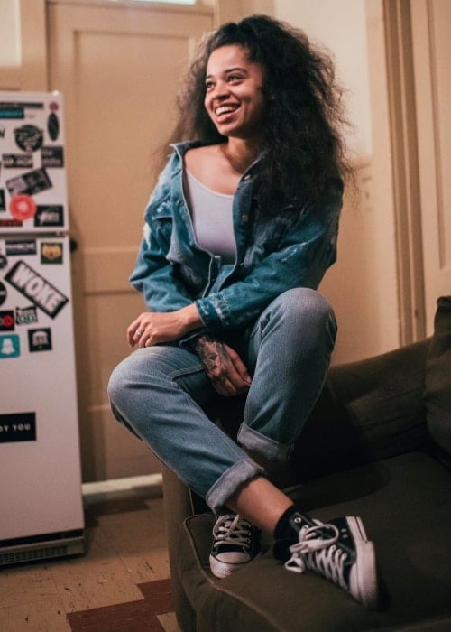 Ella Mai going all smiles in a picture from May 2017