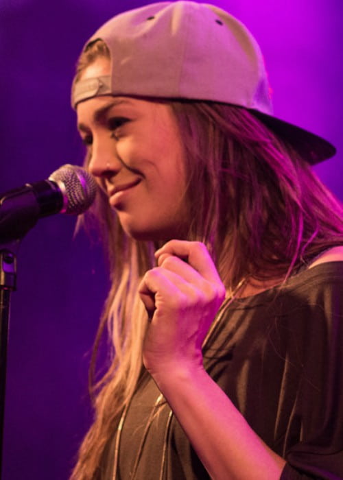 Elliphant performing live at Paradiso in February 2015