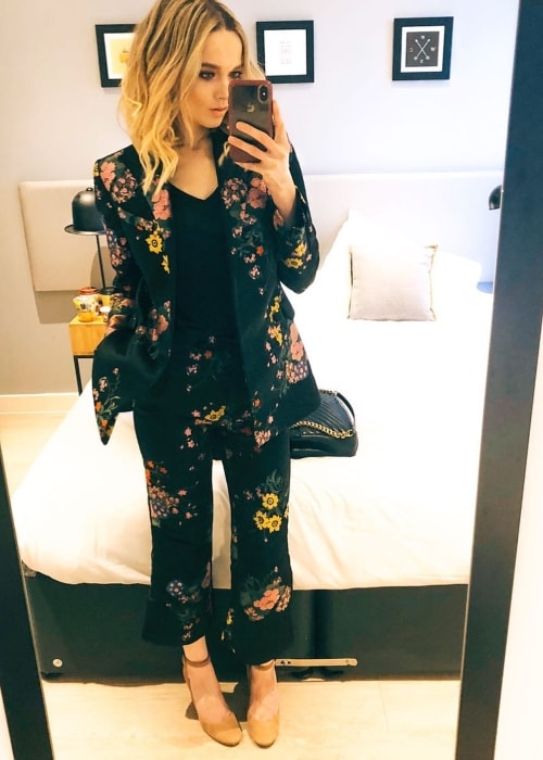 Em Ford in a mirror selfie in January 2018
