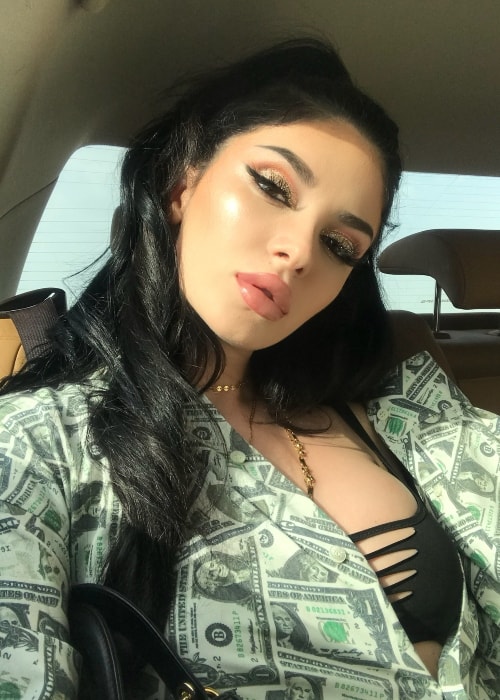 Era Istrefi in a selfie in Dubai in April 2018