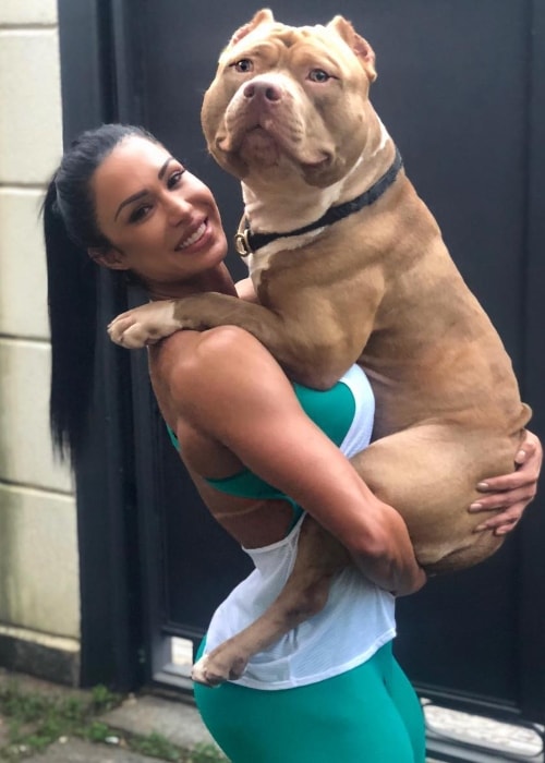 Gracyanne Barbosa with her dog as seen in May 2018