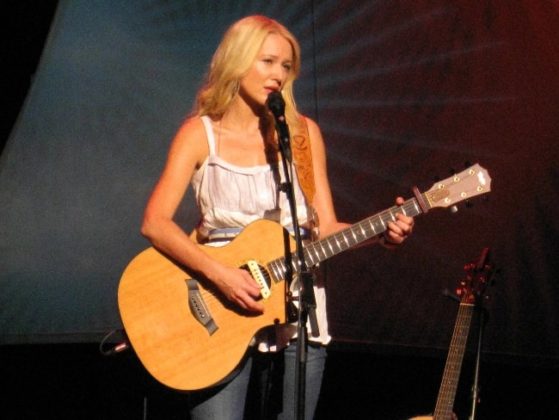 Jewel (Singer) Height, Weight, Age, Boyfriend, Family, Facts, Biography