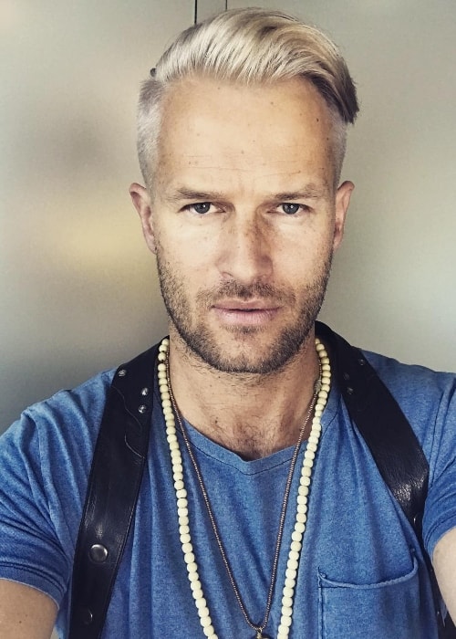 Johann Urb sporting platinum blonde hair in a selfie in May 2018