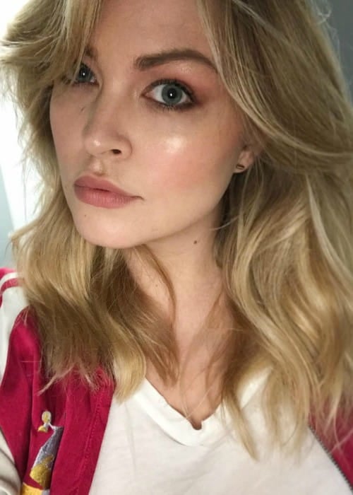 Justine LeGault promoting RevitaLash Cosmetics in a selfie in April 2018