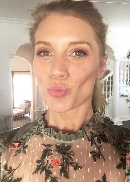 Katee Sackhoff em um selfie em outubro de 2017