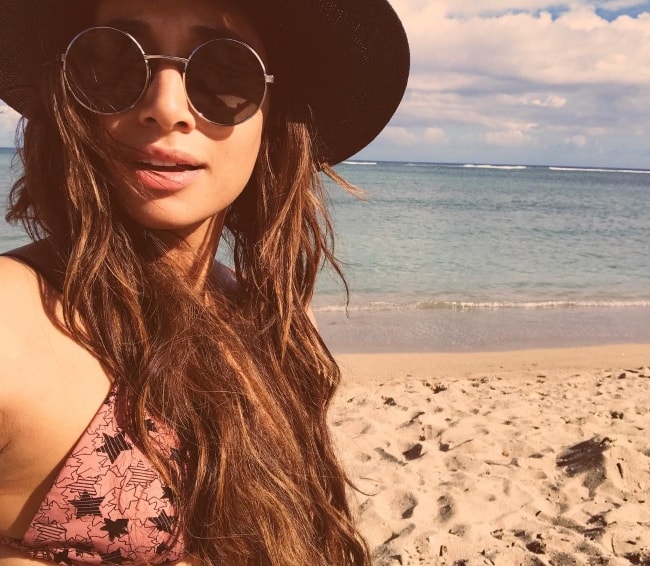 Meaghan Rath in a beach selfie in Honolulu, Hawaii in August 2017